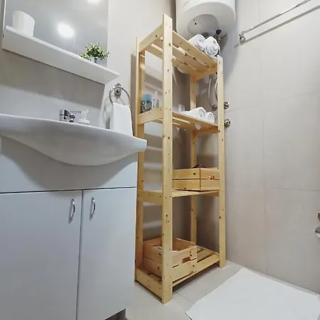 Apartment 3n *