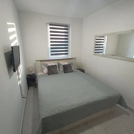 Apartment 3n