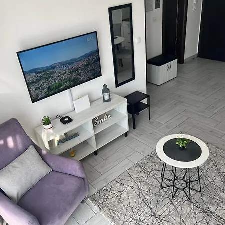 Apartment 3n