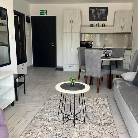 Apartment 3n *