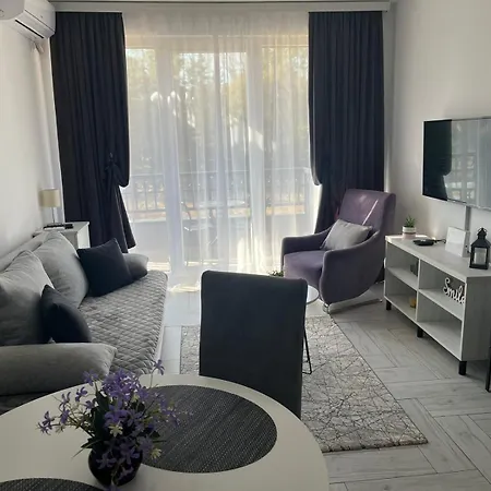 Apartment 3n *